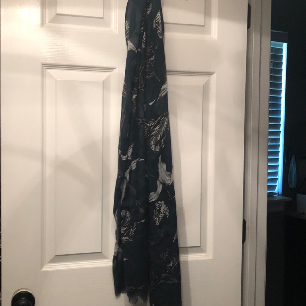 Flora scarf